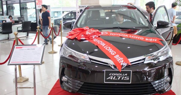 Vừa ra mắt, Toyota Corolla Altis 2017 đã được giảm giá khủng