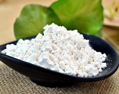 Bột sắn dây chợ Việt bán rẻ như cho, chợ Tây gần triệu đồng/kg