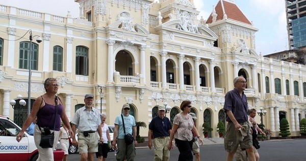 TP Hồ Chí Minh: Giám đốc Sở Du lịch bị phê bình vì đề xuất thu tiền du khách qua đêm