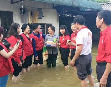 Hà Nội: Hỗ trợ người dân vùng lũ sớm ổn định cuộc sống