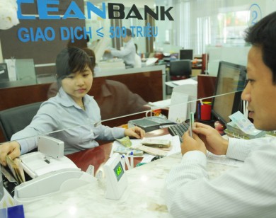 Mạnh tay với những ngân hàng yếu kém