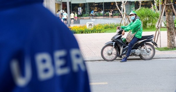 Sẽ tổng kết thí điểm xe Grab và Uber vào tháng 11/2017