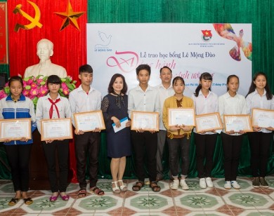 Trao gần 1,2 tỷ học bổng Lê Mộng Đào cho các tỉnh phía Bắc