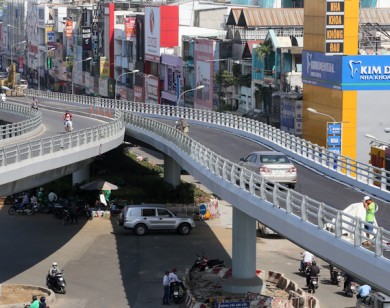 Cầu vượt 400 tỷ khánh thành sớm 2 tháng, giải quyết ùn tắc gần sân bay