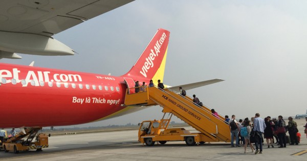 Vietjet kỷ luật nữ nhân viên xé thẻ lên tàu của hành khách đến quá giờ 