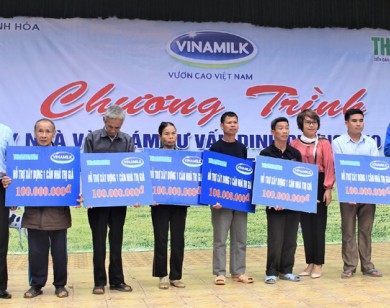 Vinamilk hỗ trợ 3 tỷ đồng cho người dân vùng lũ Yên Bái, Hòa Bình và Thanh Hóa