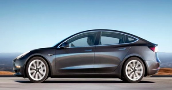 Tesla Model 3 bản mới chạy được hơn 337 km sau khi sạc