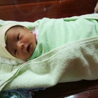 Bình Phước: Bỏ bé gái 10 ngày tuổi trước trước cổng Chùa