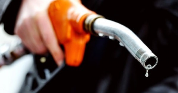 Giá xăng dầu ngày hôm nay (4/1/2018): Giá dầu tăng, giá xăng giữ nguyên