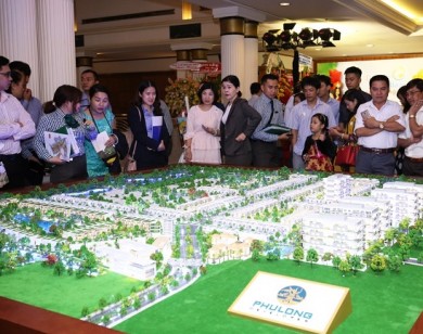 Gần 1.000 khách hàng chen chân mua nhà dự án Dragon Village