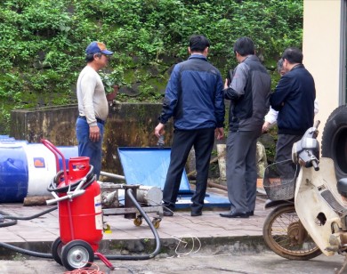 Hàng loạt xe chết máy khi mua xăng ở Quảng Trị: Trong bồn chứa xăng có 150 lít nước