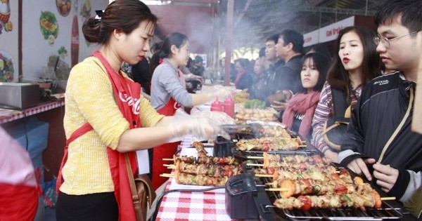 Hà Nội: Sôi động lễ hội ẩm thực đường phố Coca-Cola