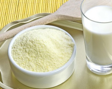 Công bố thêm 99 lô sữa nghi nhiễm khuẩn vào Việt Nam