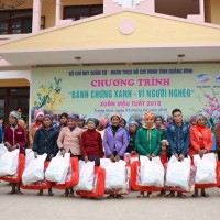 Ấm áp ngày hội "Bánh chưng xanh vì Người nghèo"