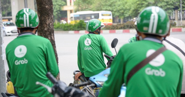 GrabBike thu thêm phí dịch vụ ngày Tết