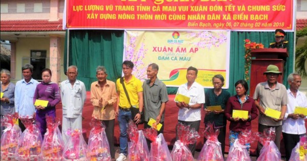 Nhân dịp Tết Mậu Tuất 2018, đạm Cà Mau trao 1.200 suốt quà cho những gia đình khó khăn