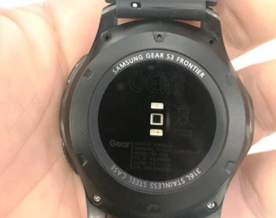 Đồng hồ Samsung Gear S3 Frontier R760 bung ốc vít, bị từ chối bảo hành