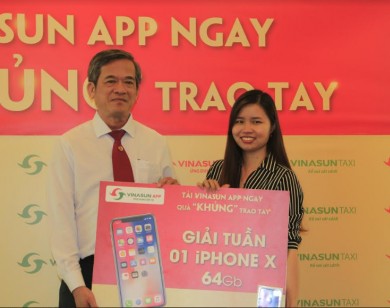 TP. Hồ Chí Minh: Vinasun Taxi trao quà “khủng” cho khách hàng