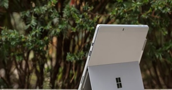 Người dùng đã có thể đặt hàng trước phiên bản Microsoft Surface Pro với LTE