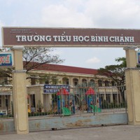 Khai trừ Đảng phụ huynh bắt cô giáo quỳ gối xin lỗi