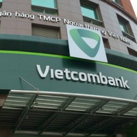 Vietcombank tiếp tục thay đổi phí dịch vụ