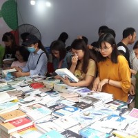 “Ngày Sách Việt Nam lần thứ 5” hút độc giả đến giờ cuối cùng