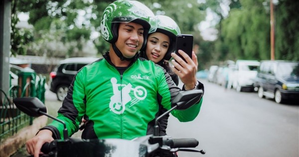 Hãng xe ôm công nghệ Go-Jek đổ bộ Việt Nam, cạnh tranh trực tiếp với Grab