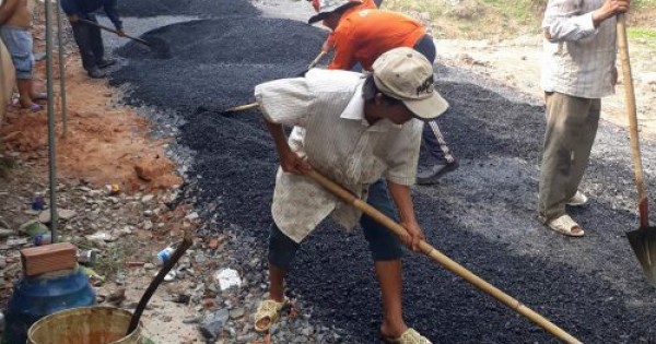 Bị còng tay vì làm đường… quá đẹp