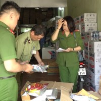 Hà Nội: Phát hiện hơn 1 tấn nguyên liệu trà sữa "bẩn"