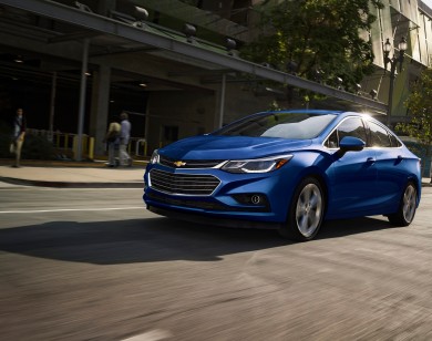 Giá xe ôtô hôm nay 7/6: Chevrolet Cruze 2018 giảm 50 triệu đồng