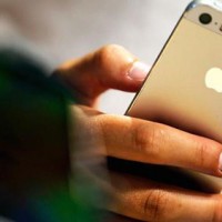 Apple ra lệnh cấm thu thập danh bạ người dùng