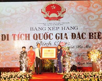 Lễ đón nhận 'Bằng xếp hạng di tích lịch sử quốc gia Đình Chèm'