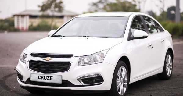 Giá xe ôtô hôm nay 5/7: Chevrolet Cruze 2018 giảm 50 triệu đồng