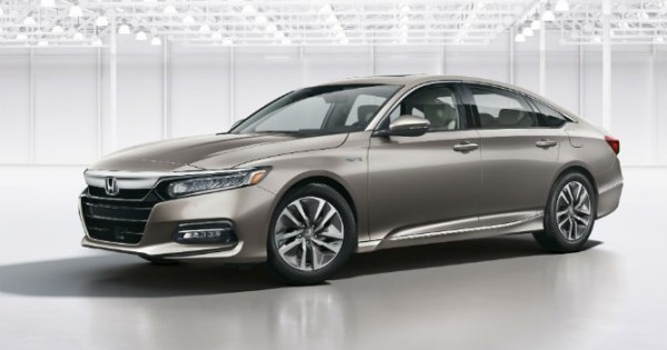 Giá xe ôtô hôm nay 16/7: Honda Accord 2018 giảm nhẹ