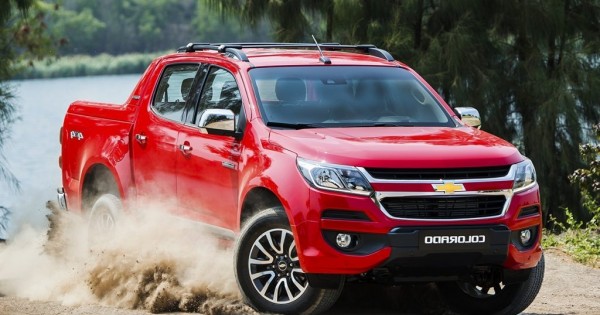 Giá xe ôtô hôm nay 19/7: Chevrolet Colorado giảm 30-50 triệu đồng