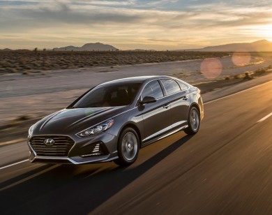 Giá xe ôtô hôm nay 20/7: Hyundai Sonata tăng 20-60 triệu đồng