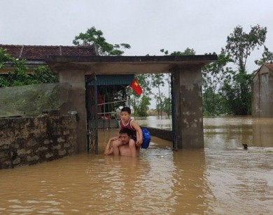 Hơn 7.000 người dân Thanh Hóa phải sơ tán vì nước lũ dâng cao