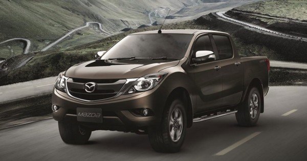 Giá xe ôtô hôm nay 23/8: Mazda BT-50 giảm 14-25 triệu đồng