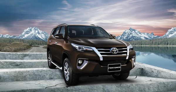 Giá xe ôtô hôm nay 9/9: Toyota Fortuner 2018 có giá 1,026 - 1,354 tỷ đồng