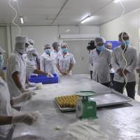 Tiêu hủy 17.600 bánh trung thu không rõ nguồn gốc