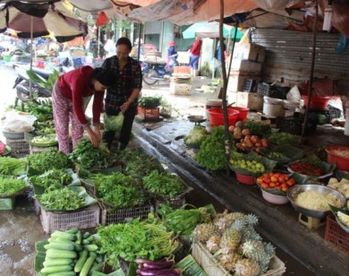 Giá rau xanh tăng “chóng mặt”