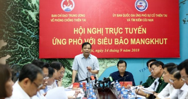 Siêu bão Mangkhut mạnh nhất thế giới chuẩn bị vào Việt Nam