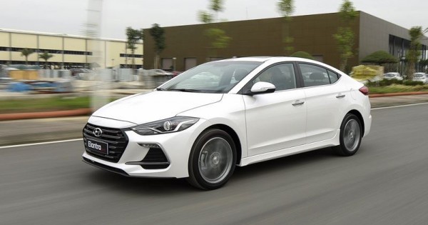 Giá xe ôtô hôm nay 23/9: Hyundai Elantra có giá 555 - 729 triệu đồng