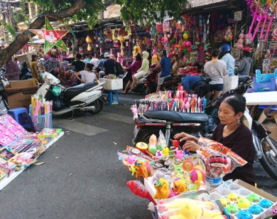 Đồ chơi trung thu Trung Quốc tràn ngập phố cổ Hà Nội