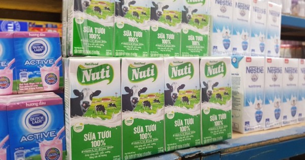NutiFood 'hỗ trợ' 'Sữa học đường' với giá cao hơn thị trường bán lẻ