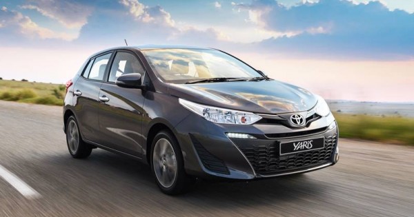 Giá xe ôtô hôm nay 27/9: Toyota Yaris có giá 650 triệu đồng