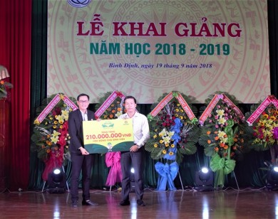 Đạm Cà Mau trao học bổng cho đại học Quy Nhơn  