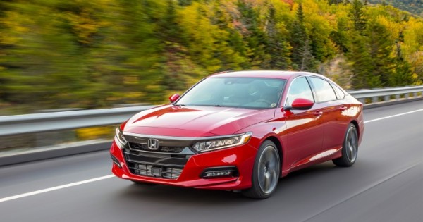 Giá xe ôtô hôm nay 28/9: Honda Accord 2018 giảm nhẹ