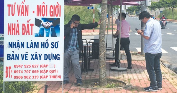 Thị trường bất động sản TP Hồ Chí Minh: Nóng sốt  bởi... “cò”