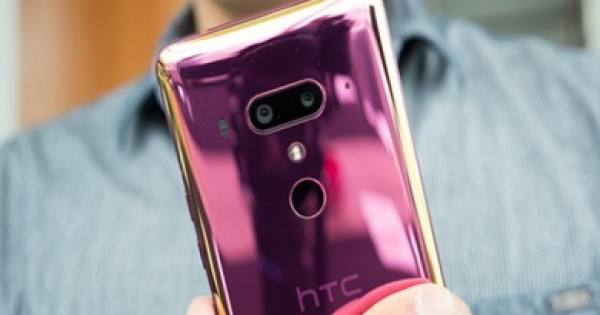 Điện thoại blockchain của HTC có thể trông giống như một chiếc HTC U12+ trong suốt